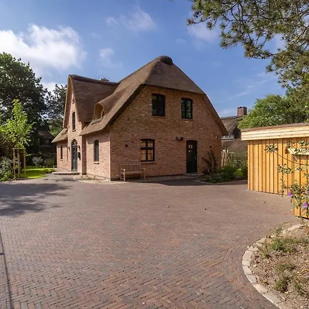 Reetdachhaus-hoher-himmel Feriehus *