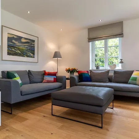 Reetdachhaus-hoher-himmel بيت للعطل